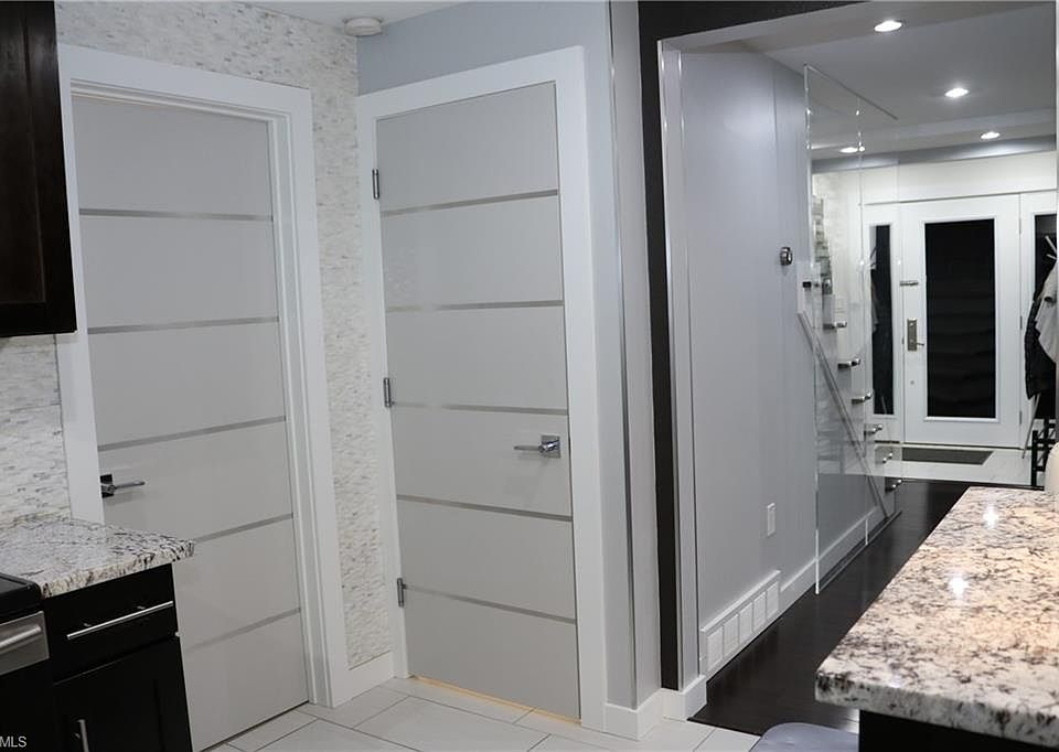 2nd image of 6055 Maplecliff Dr