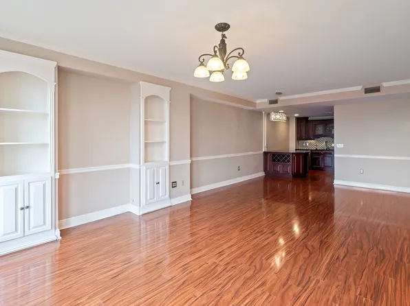 207 Shearwater Ct West image 1 of 33