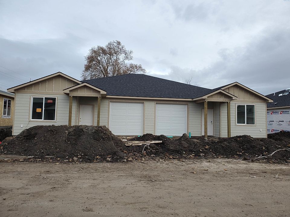 2nd image of 2351 Herbert Pl