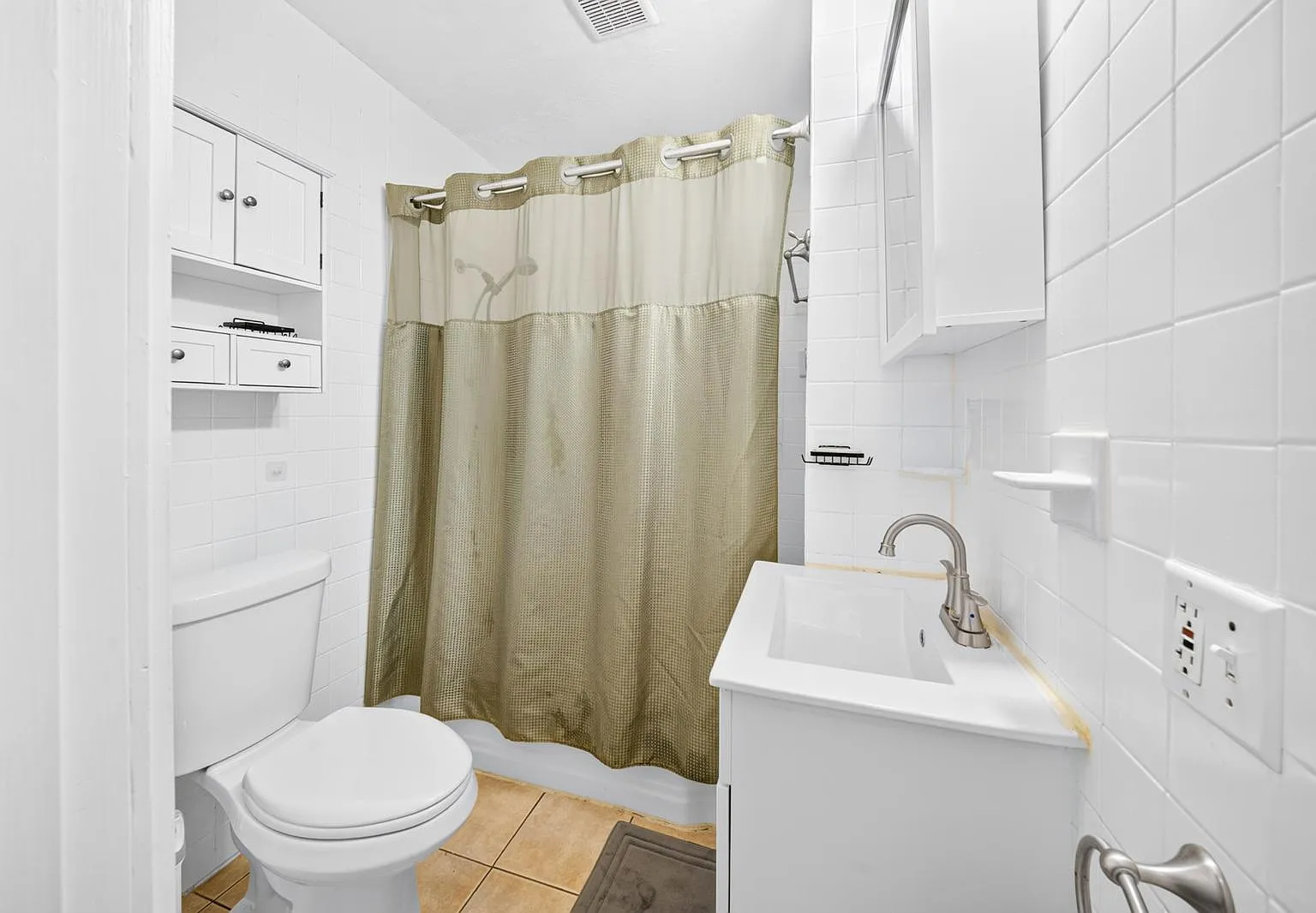 3 bed, 1106 sqft, $2,800 — Photo 1
