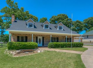 1436 Green Briar Dr, Huntsville, TX 77340