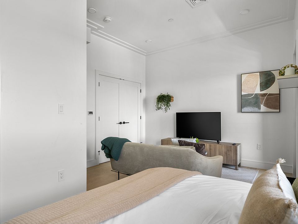1st image of 62 Market St #202