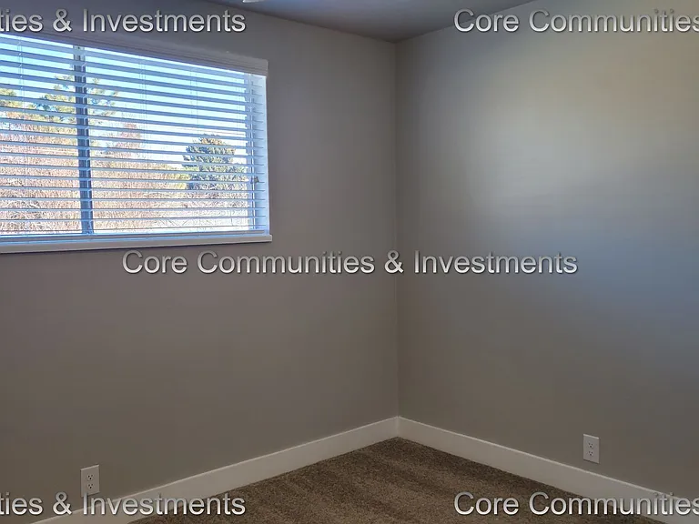 Jordanaire Apartments — Photo 17