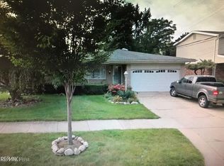 2984 Rhodes Dr, Troy, MI 48083