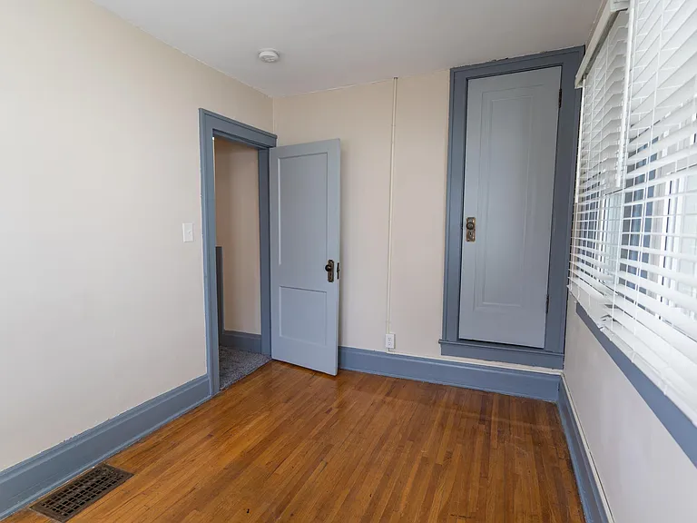 209 Clinton St — Photo 21