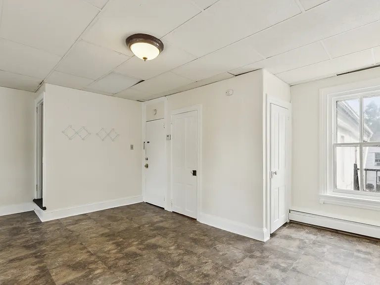 113 King St — Photo 4