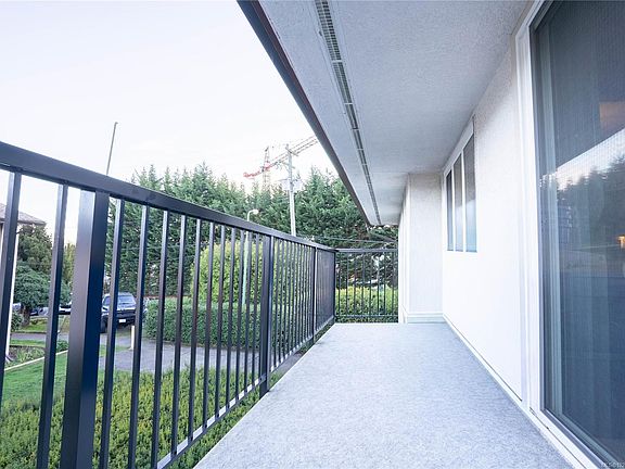 4th image of 352 Burnside Rd W