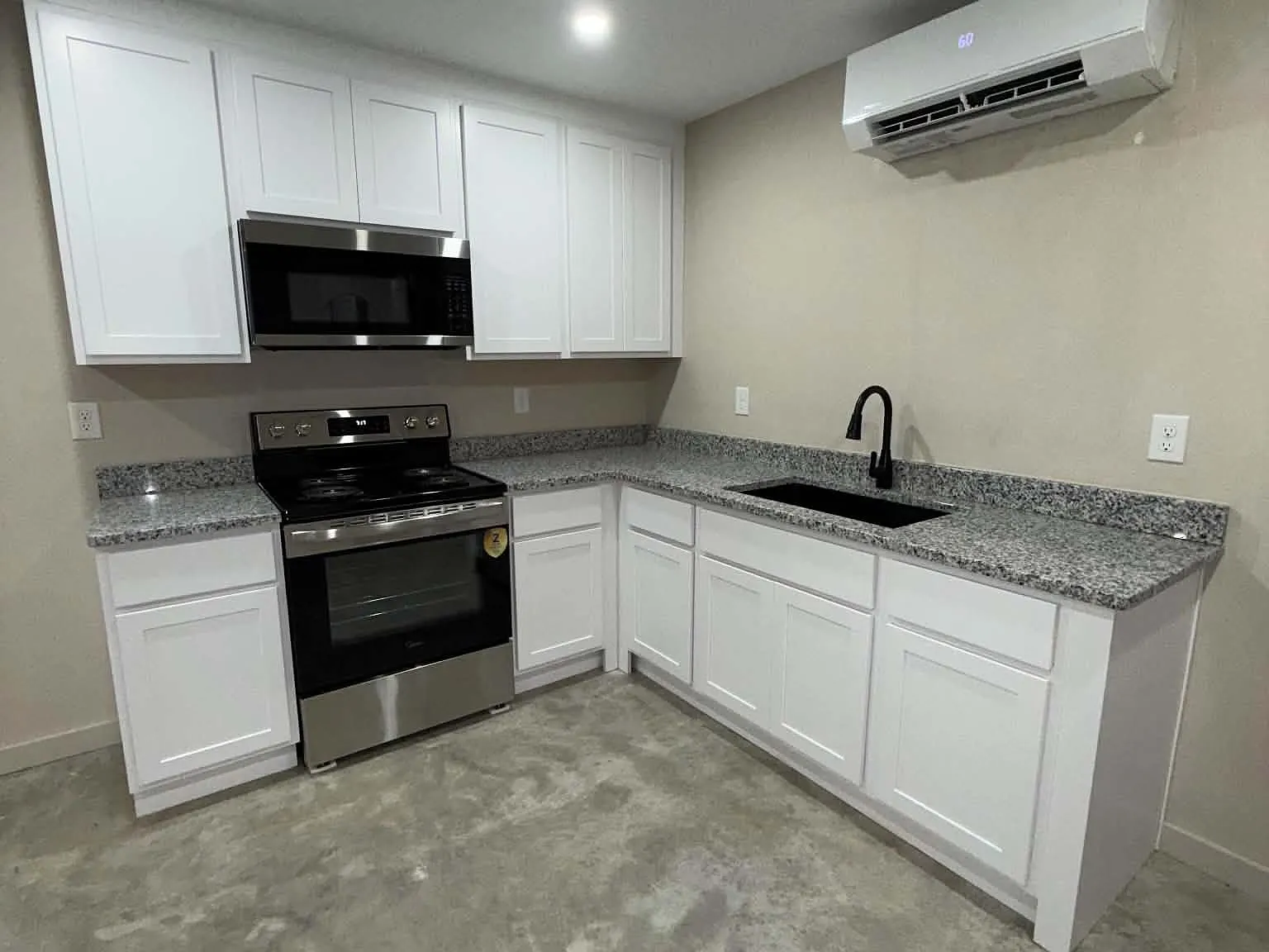 1 bed, 700 sqft, $1,100 — Photo 2
