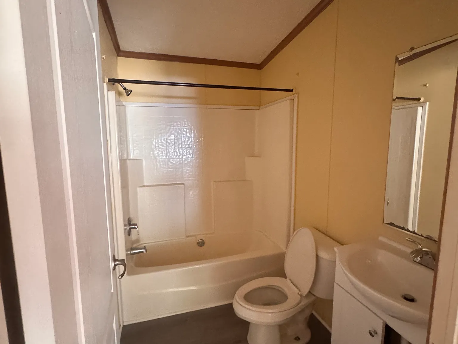 2 bed, 1000 sqft, $1,450 — Photo 4
