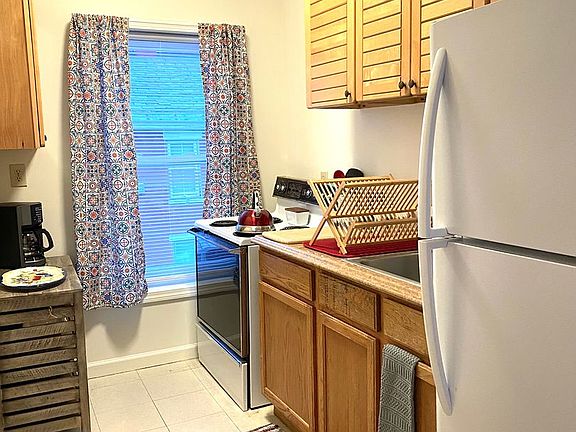 2nd image of 71 N Winooski Ave APT 5