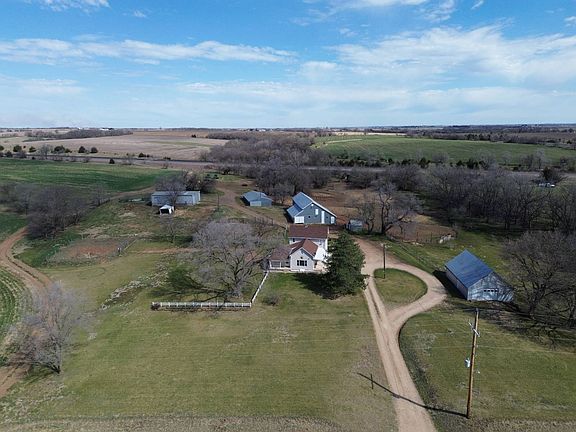 3rd image of 236 Granite Rd