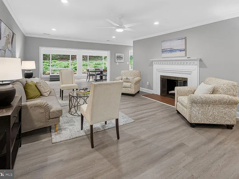3305 W Coquelin Ter — Photo 4