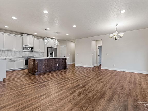 4th image of 9036 W Virginia City Dr