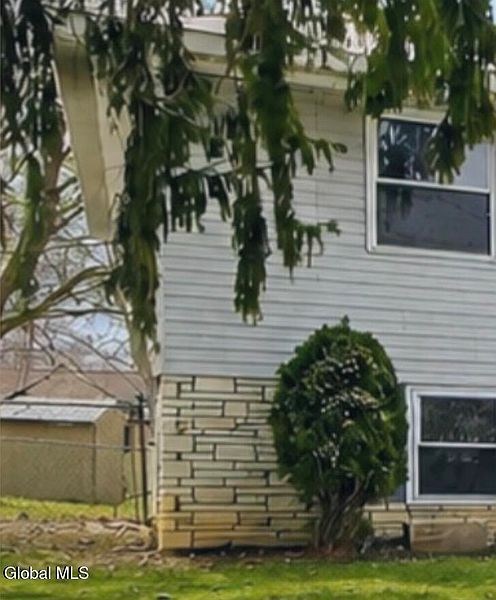 3rd image of 516 Woodburne Drive