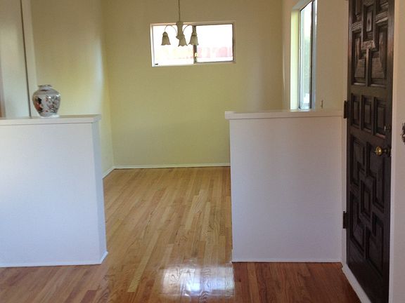 4th image of 4056 Garden Ave
