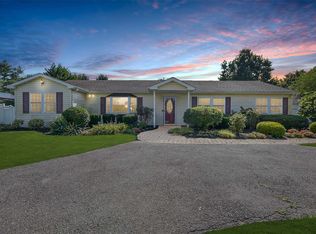 32 Ross Ln, Mount Sinai, NY 11766