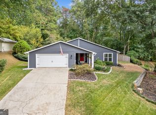 655 Lake Forest Ct, Roswell, GA 30076