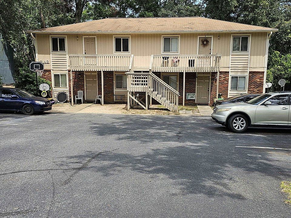 2nd image of 2142 Corinne St APT C