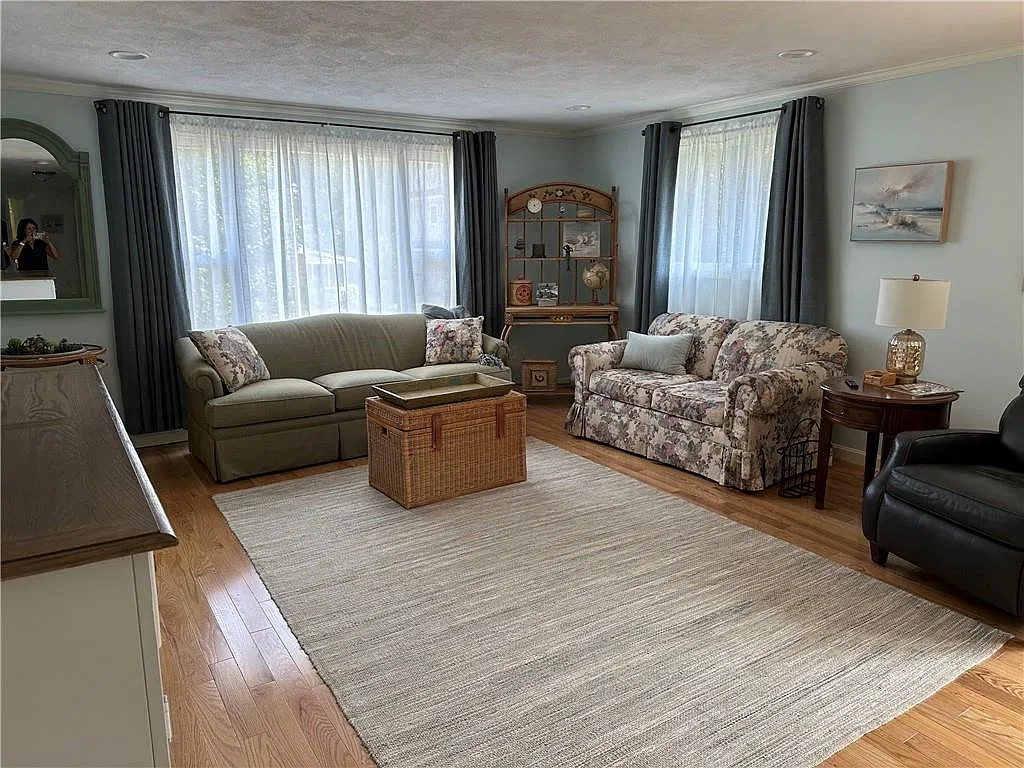 3 bed, 1420 sqft, $2,850 — Photo 3