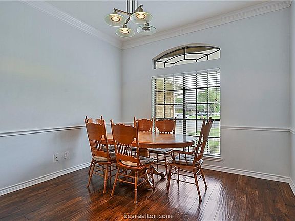 5th image of 1800 Song Sparrow Ln