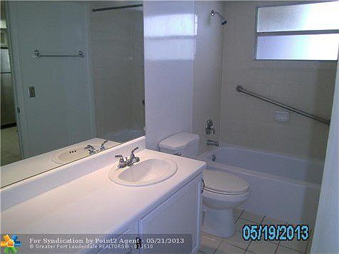 2nd image of 118 Royal Park Dr APT 4D