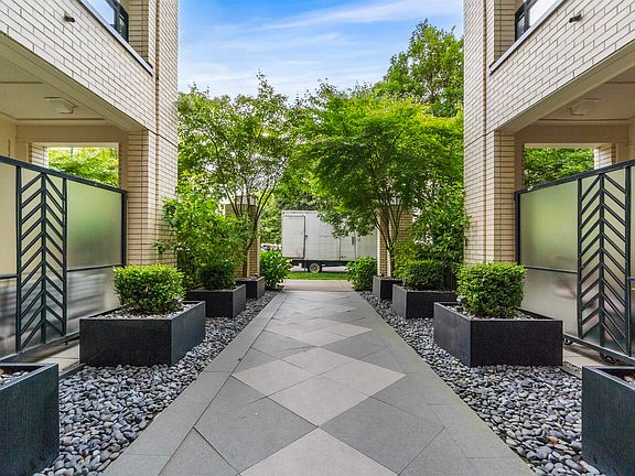 5th image of 168 E 35th Ave #305