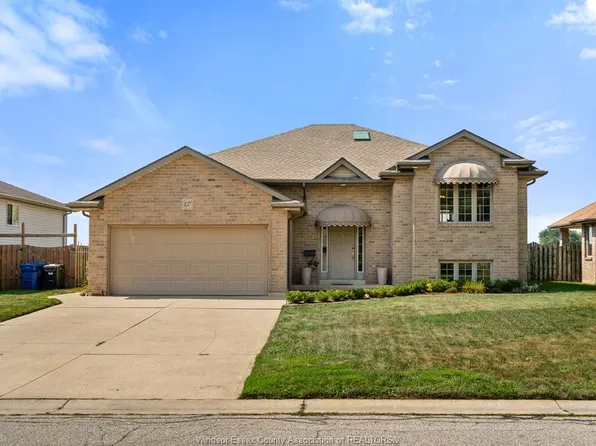 837 Cottage Grove Ave, Kingsville, ON N9Y 3G3