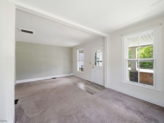 5th image of 57 W Union St