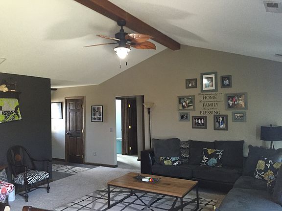 5th image of 608 Sandalwood Dr