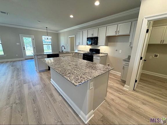 4th image of 62737 Capella Ct