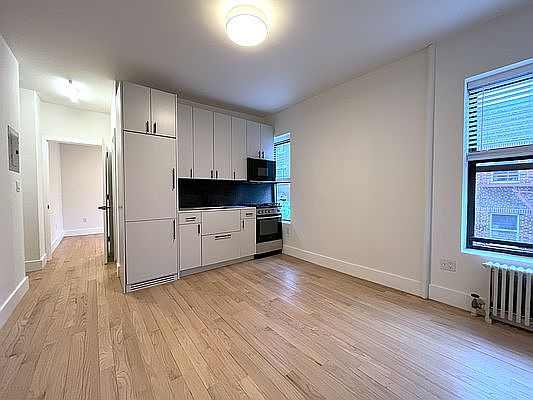 1st image of 35 Bedford St APT 20