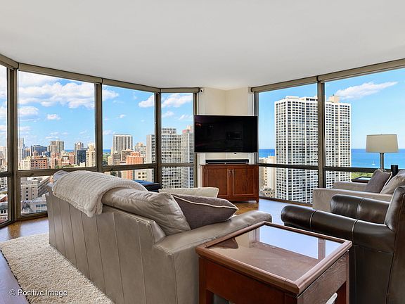 3rd image of 2650 N Lakeview Ave APT 2409