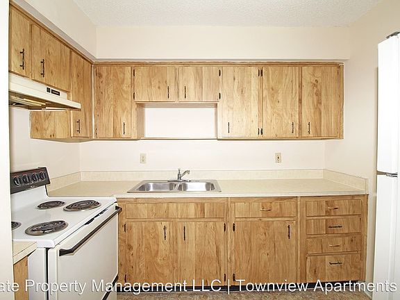 3rd image of 38112 Townview Ave APT 101