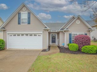 4 Twinings Dr, Simpsonville, SC 29681