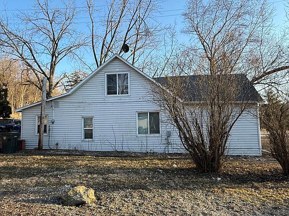 4th image of 359 E Main St