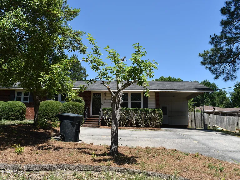 735 Old Edgefield Rd — Photo 16