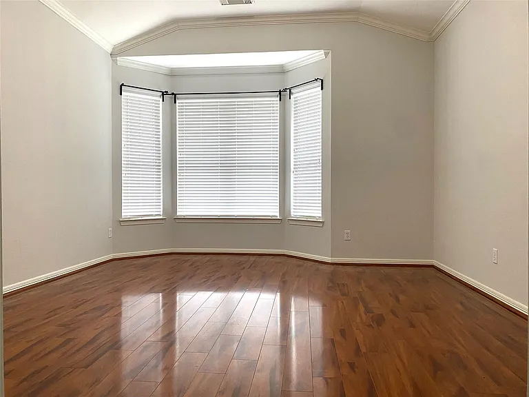 10231 Turrett Point Ln — Photo 6