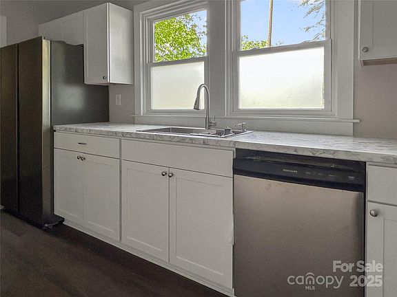 4th image of 36 Graybark Ct