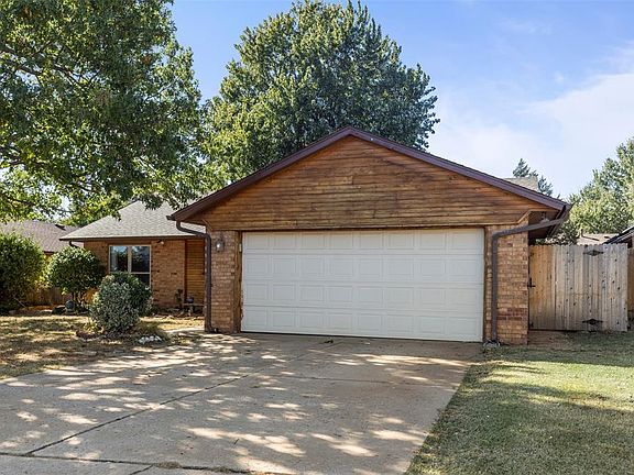 3rd image of 3827 Skyward Cir