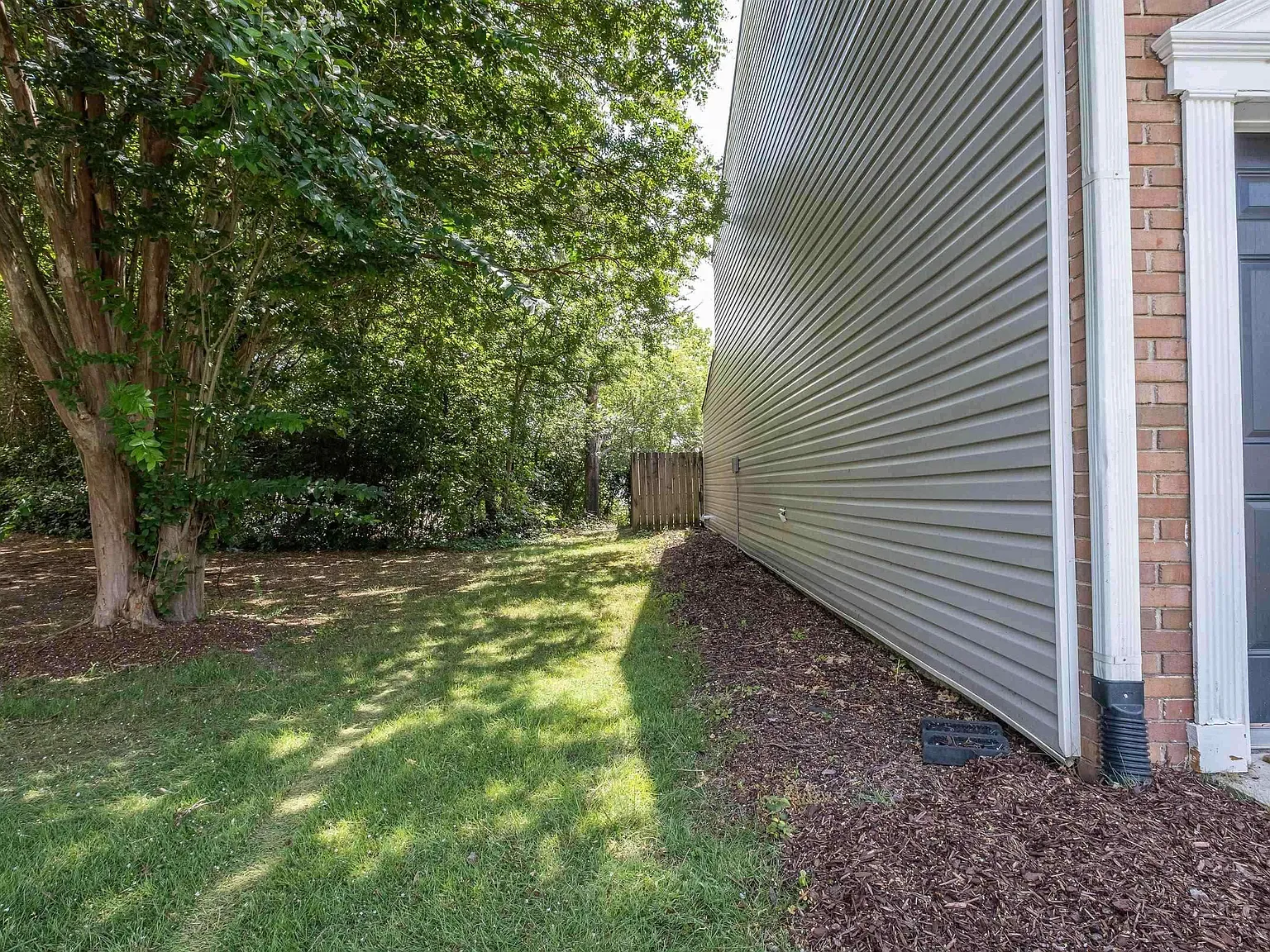 2 bed, 1.5 bath, 1235 sqft, $1,450 — Photo 4
