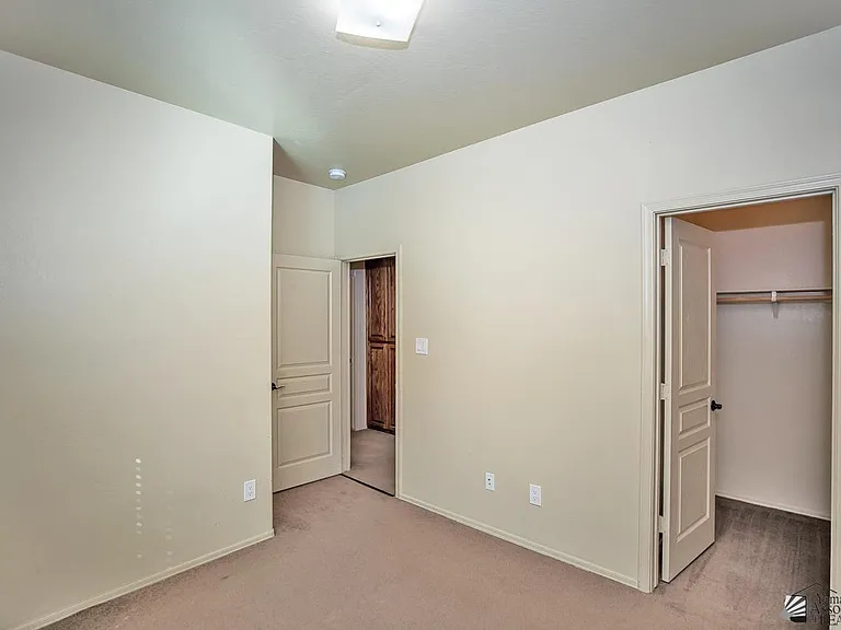 2545 S 41st Ave — Photo 11
