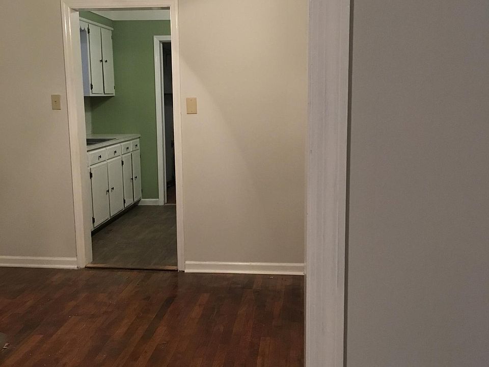 2nd image of 229 E Trout St