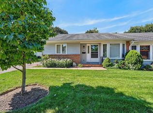 4 Rossmore Ave #8, Grimsby, ON L3M3E3