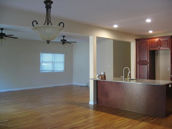 5th image of 605 Hardenbergh Ave