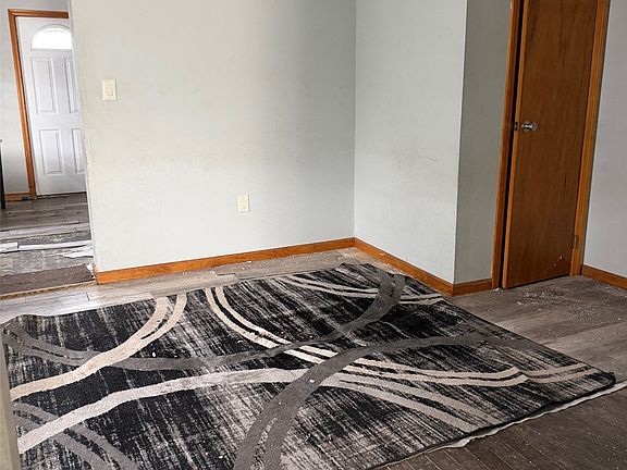 2nd image of 1115 Raspberry St