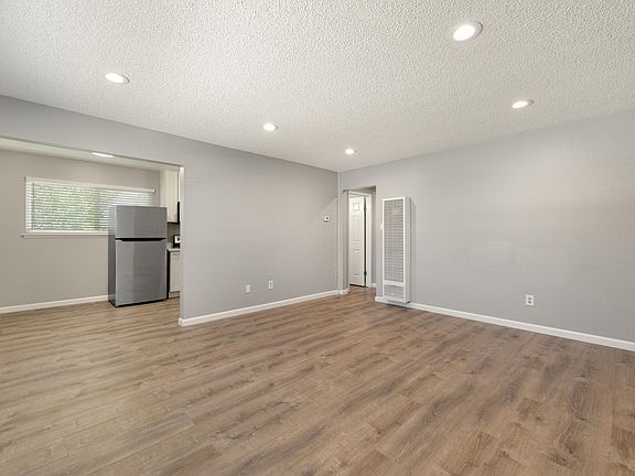 3rd image of 695 W Valley Dr APT 4