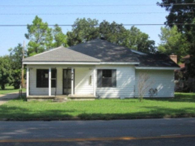1st image of 914 W Semmes Ave
