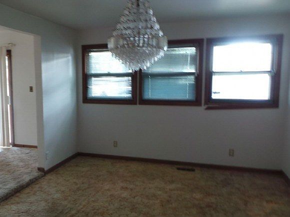 2nd image of 2405 W Olive St