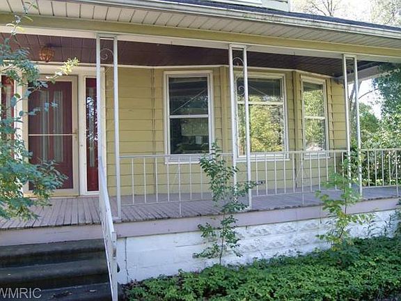 2nd image of 2353 Lakeshore Dr