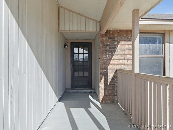 3rd image of 11829 E 80th Pl N
